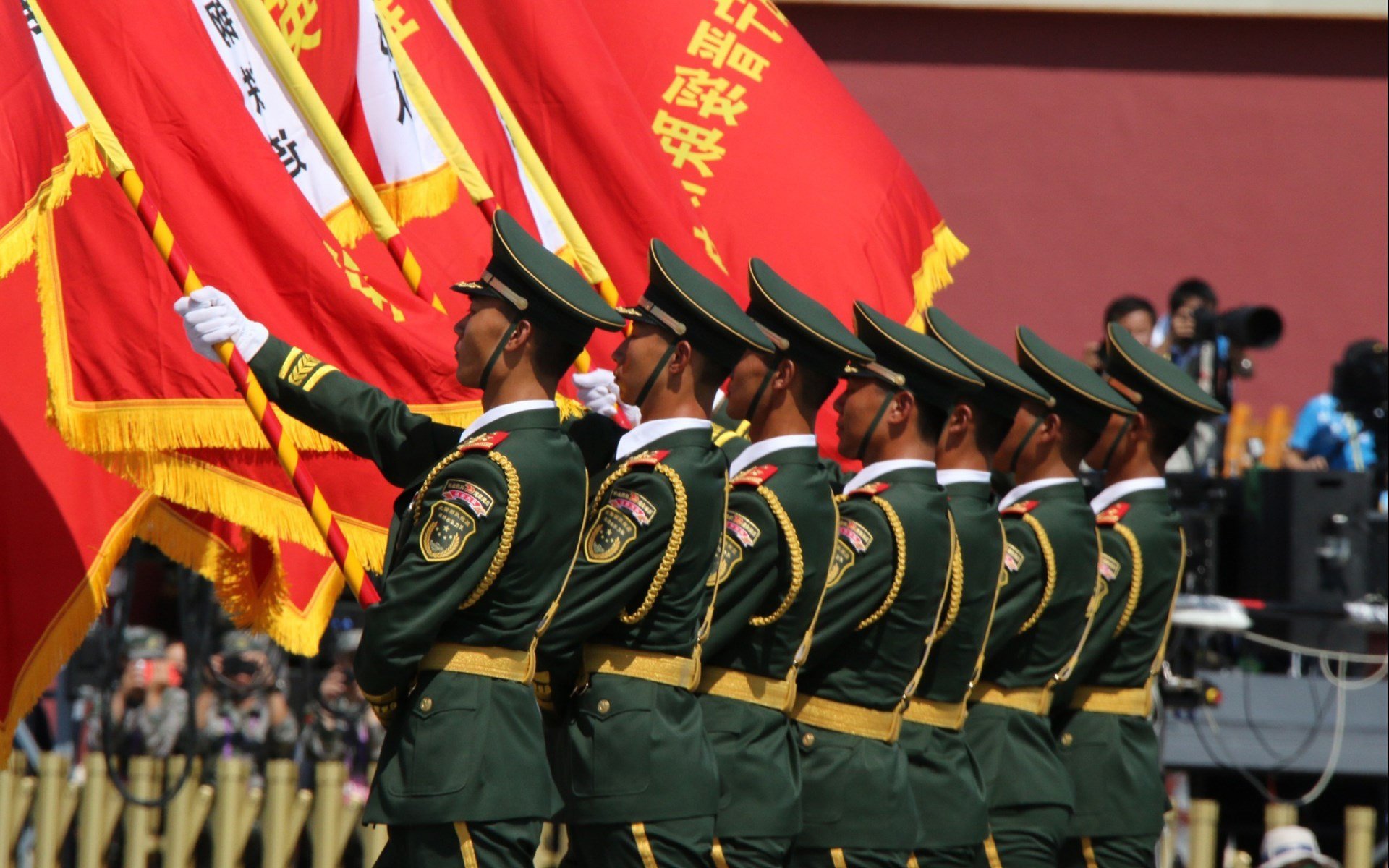 九游网页版官网-赛场“铁血防线”，最坚固的后防组合揭秘，铁血防御怎么玩