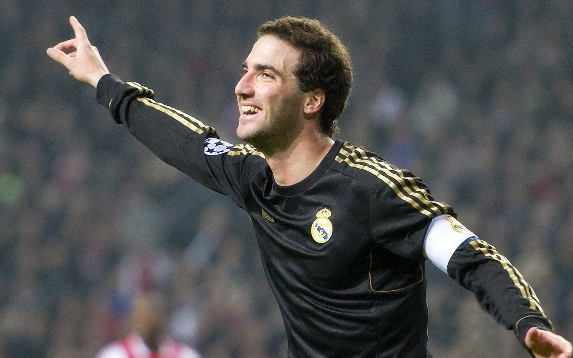 帕尔马老板豪掷千金,欲冲击顶级行列,帕尔马新老板